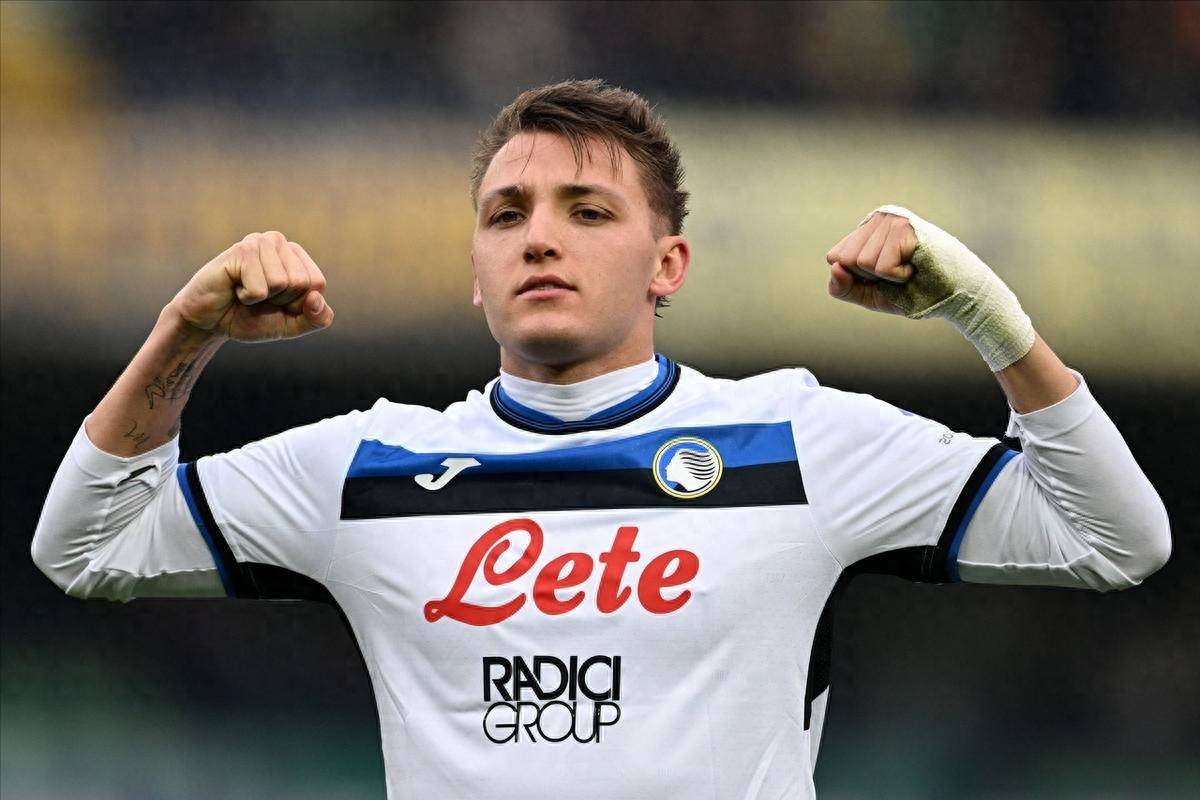 意大利归化前锋意甲场均1.18球 左右脚+头球均＞5球 争夺金靴