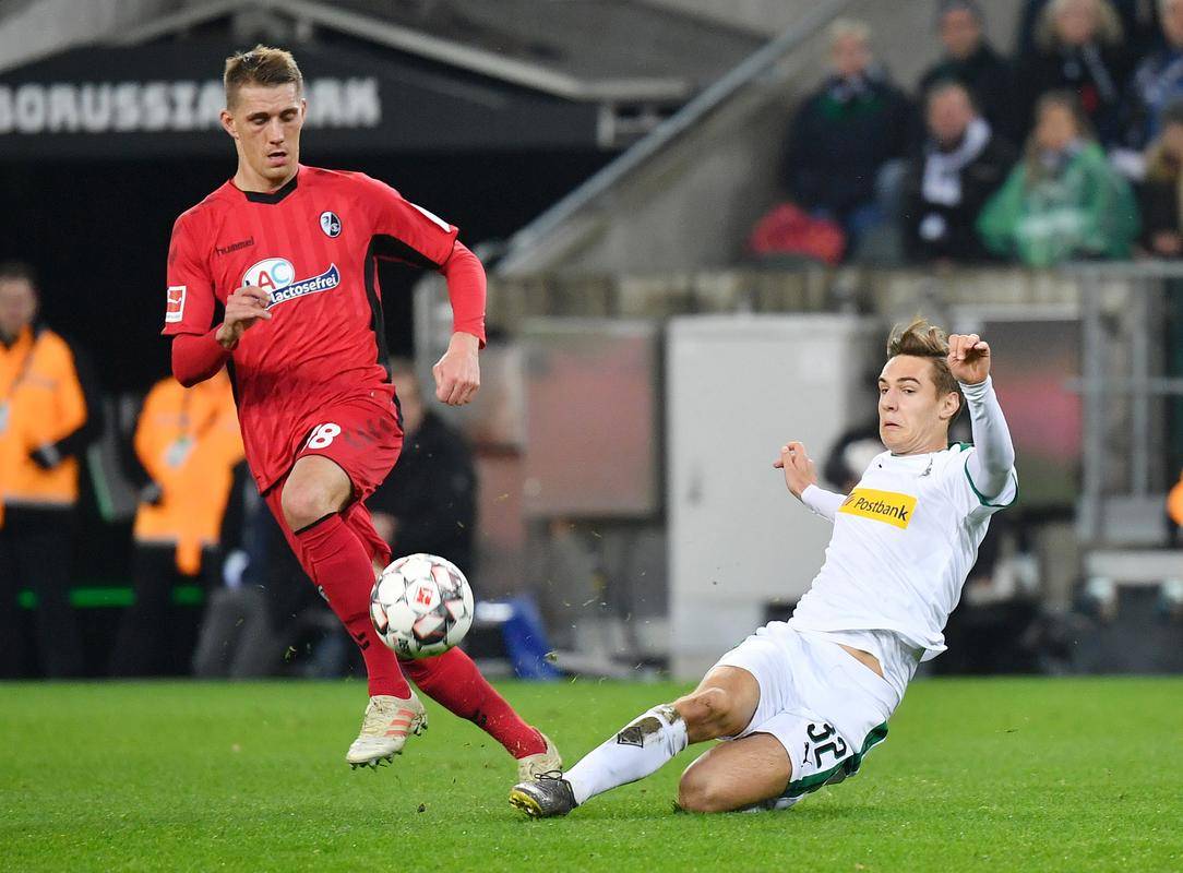 德甲焦点之战：门兴格拉德巴赫主场激战弗赖堡，争四悬念待解​