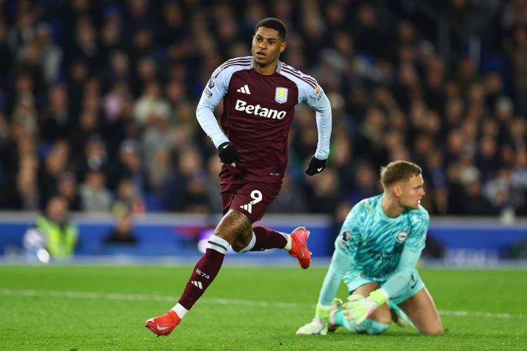 豪掷4000万镑！曼联水货加盟巴萨，拒绝维拉挽留，只为踢欧冠