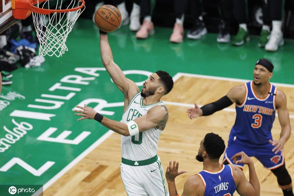 农场主篮球！绿军尼克斯拉满主力苦战 大桥出战51分钟