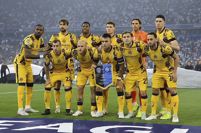 巴黎圣日耳曼战胜国际米兰 队史首夺欧冠冠军